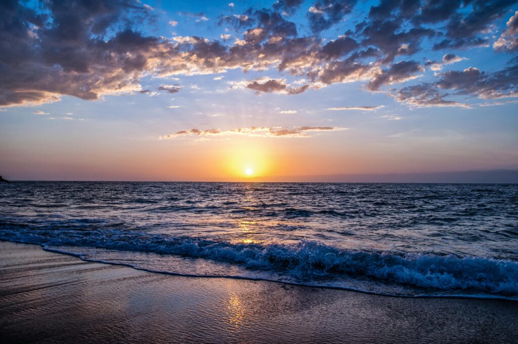 hypnose soleil qui se léve sur la mer